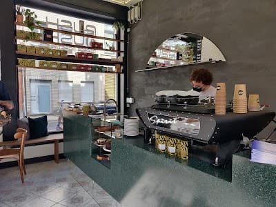 Interior of Rush Rush Coffee in Antwerpen