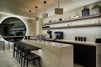 Interior of KANSO COFFEE LAB in München