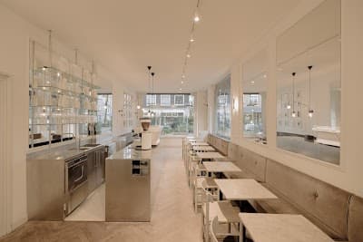 Interior of LOCALS Brunch – Jacob van Campenstraat in BC Amsterdam