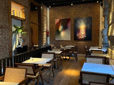 Interior of Scarlett Ópera - Palacio Real | Specialty Coffee • Real Food in Madrid