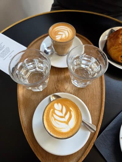 Ordinary Man | Coffee - Food - Art atmosphere