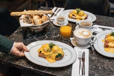 Guesthouse Vienna / Brasserie & Bakery coffee