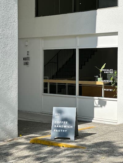 Interior of White Land Cafe | Specialty Coffee in Wilayah Persekutuan Kuala Lumpur