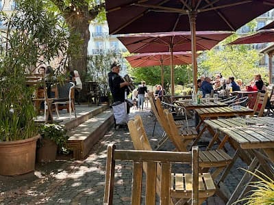 Interior of Cottage Café in Genève