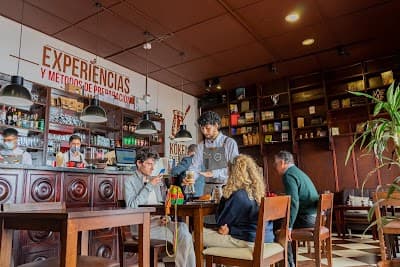 Interior of Arte y pasión Café: Escuela de baristas in Bogotá