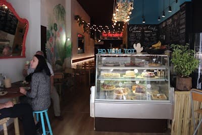 Interior of EatMyTrip - Brunch & Bakery in Barcelona