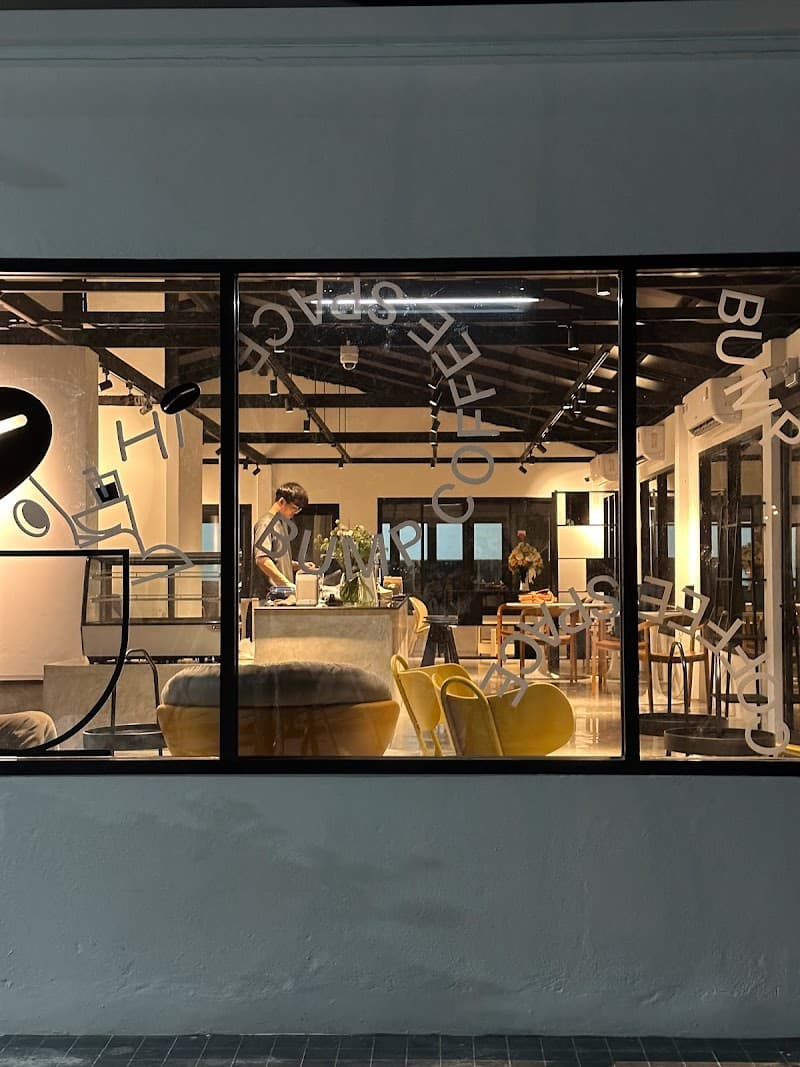Interior of Bump Coffee Space in Chang Wat Chon Buri 20170