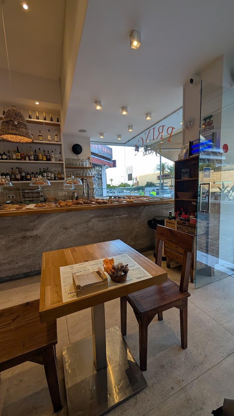 Prince Bakery atmosphere