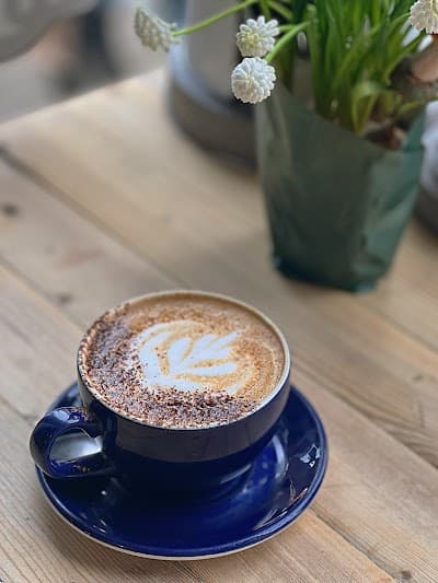 The Artisan Cakery - Coffee Shop atmosphere