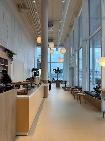 Pina Specialty Coffee & Matcha atmosphere