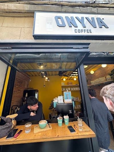 ONYVA COFFEE LES CORTS | Cafe de Especialidad | Coffee Roaster propio atmosphere