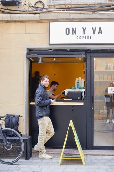 Interior of ONYVA COFFEE LES CORTS | Cafe de Especialidad | Coffee Roaster propio in Barcelona