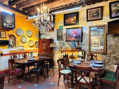 Celias Café atmosphere