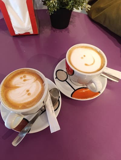 Prioritè Art Coffee Shop atmosphere
